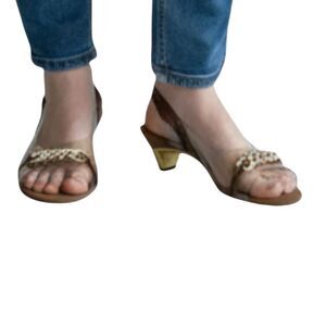 Onex Women's Clear Slingback Sandals 8.5 Crystal Embellished Kitten Heel